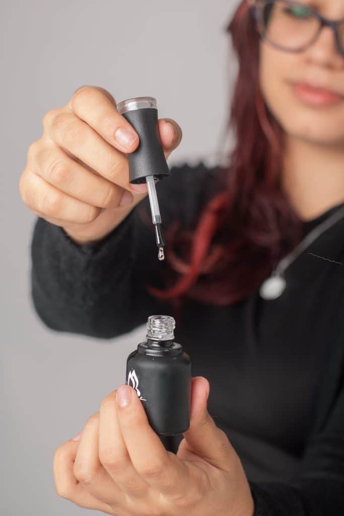 Nail polish bottle with its own brush, the bottle-and-brush format BIAB comes in