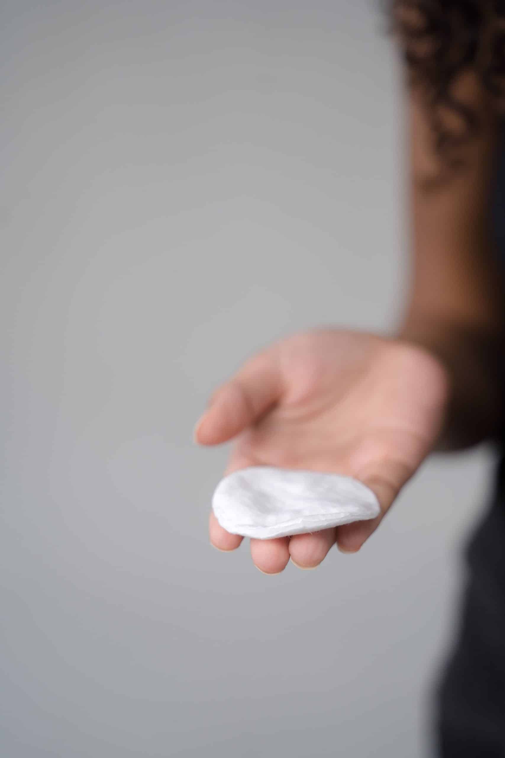Cotton pad soaked in acetone used for soaking off builder gel